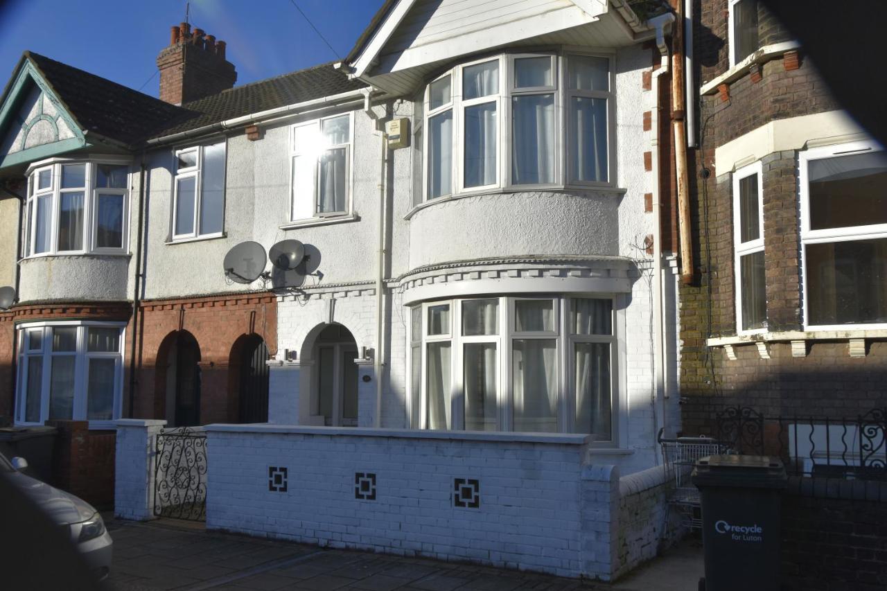 Hotel Clarendon House Luton  Exterior foto